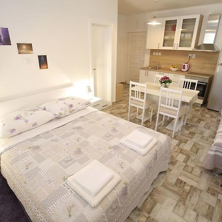 Studio Apartment Laura Zadar Exterior photo