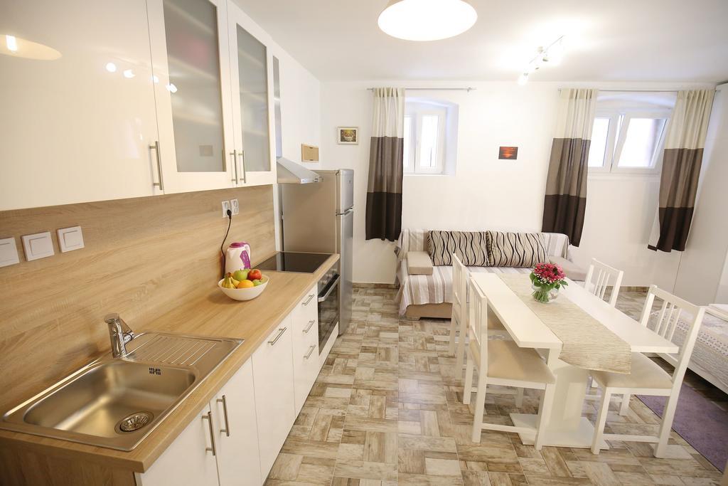 Studio Apartment Laura Zadar Exterior photo