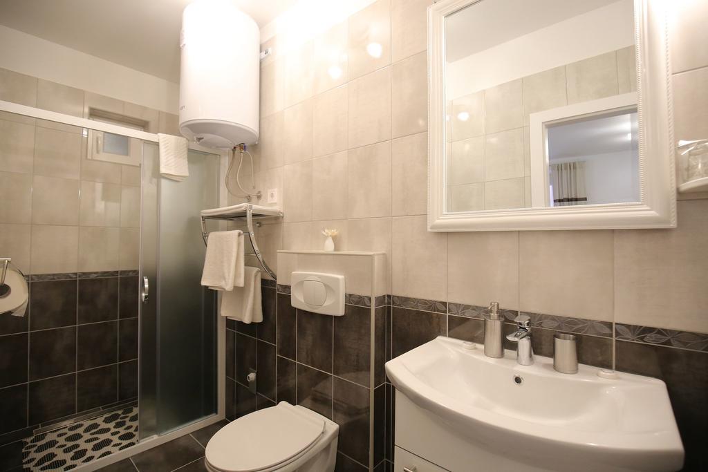 Studio Apartment Laura Zadar Exterior photo