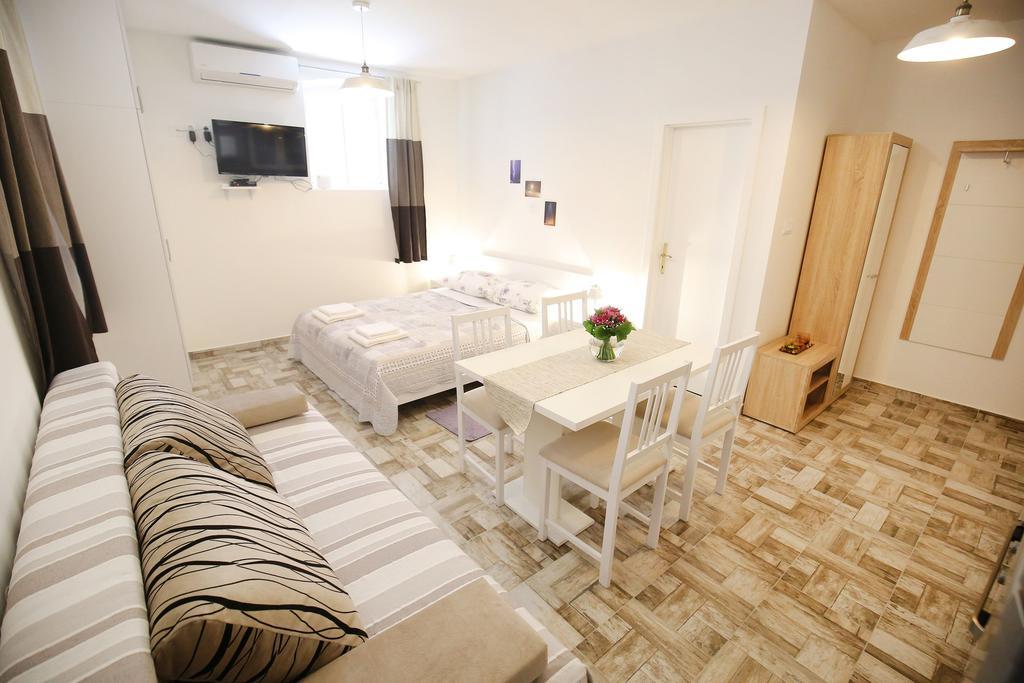 Studio Apartment Laura Zadar Exterior photo