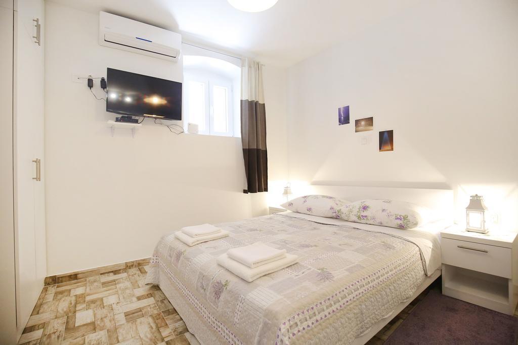 Studio Apartment Laura Zadar Exterior photo