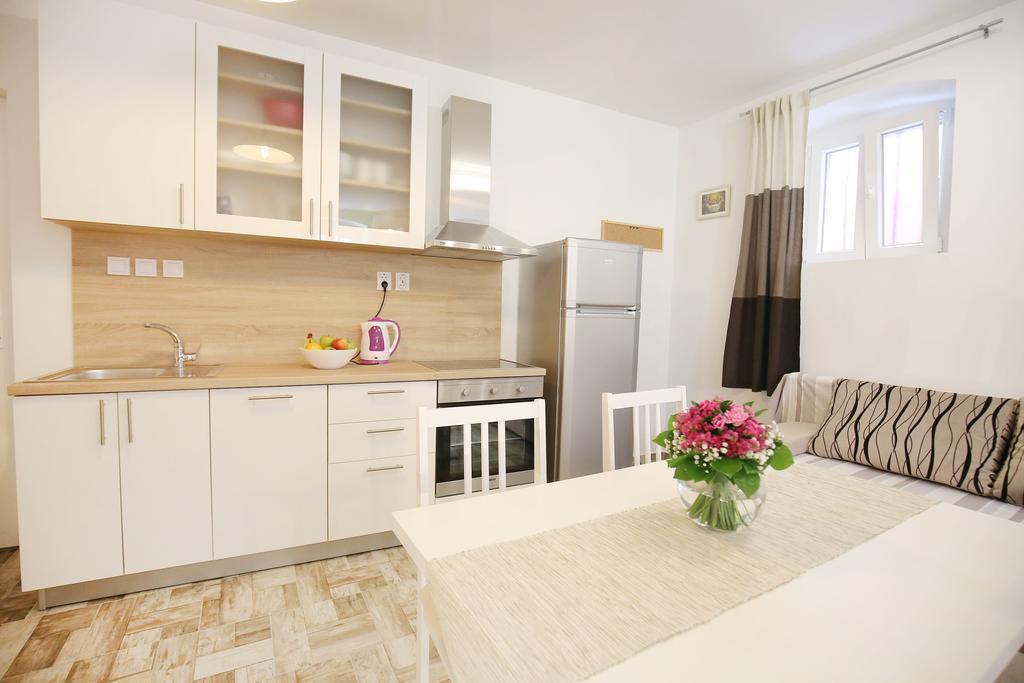 Studio Apartment Laura Zadar Exterior photo